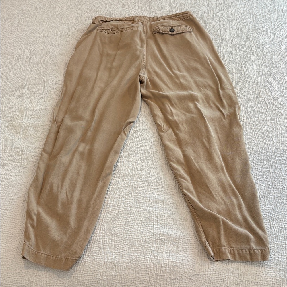 Everlane - Women’s Chino in Buttersoft - Picture 8 of 11